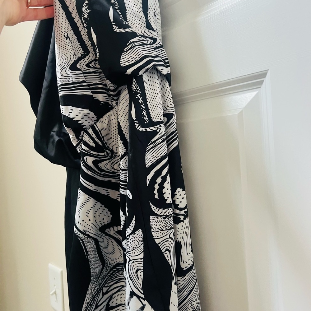Jessica Simpson One Shoulder Black and White Dress - Picture 5 of 9